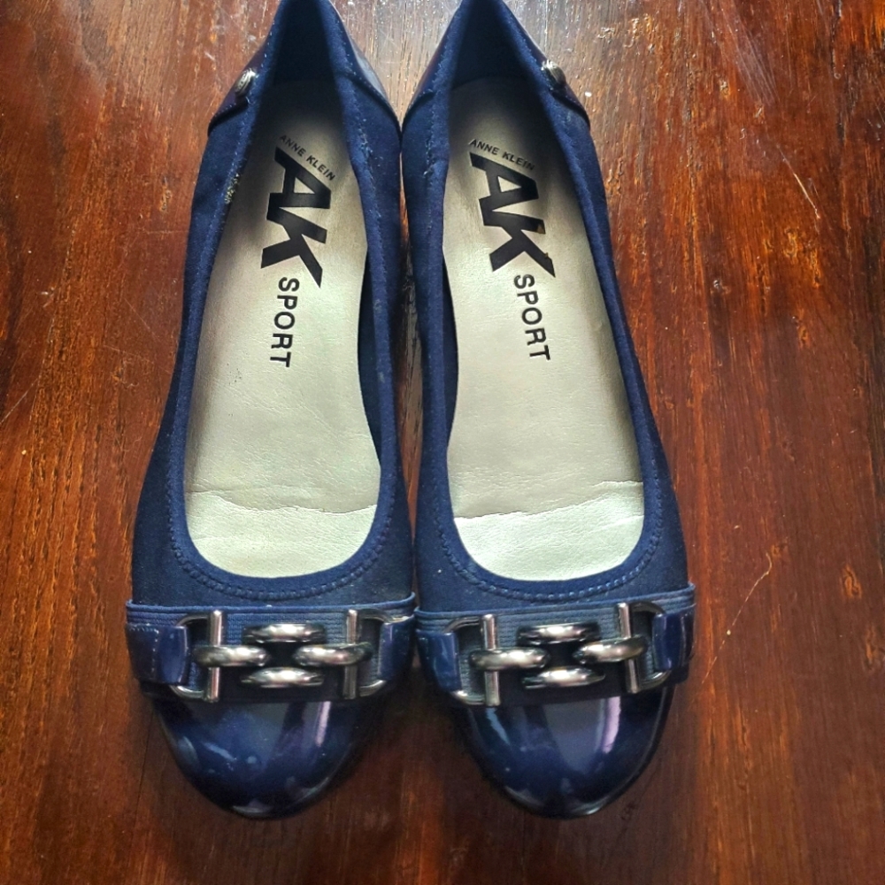 Women's flats